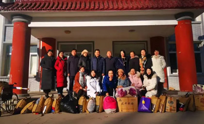 呼市女商會送溫暖、獻愛心、助力鄉(xiāng)村振興